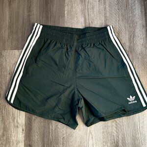 adidas shorts running Men Size M sprinter shorts green